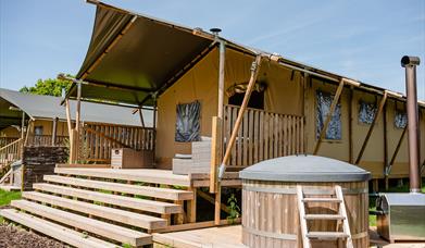 Hencote Glamping Village- Lodge with Hot Tub