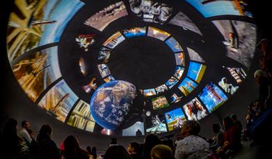 Mobile planetarium: space odyssey
