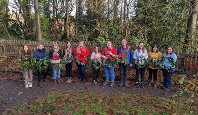 The group with finished wreaths