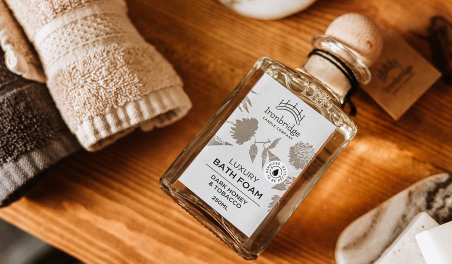 Dark Honey and Tabaco Bath Foam
