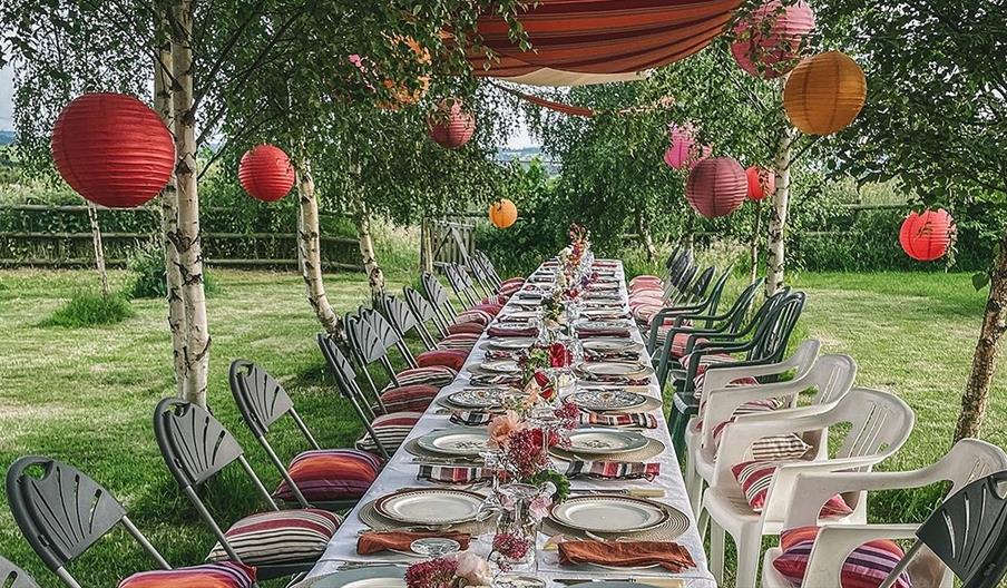 Pop up supper with Nikki Webster