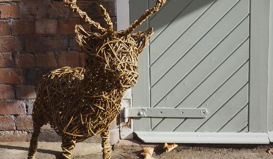 Reindeer sculpture workshop