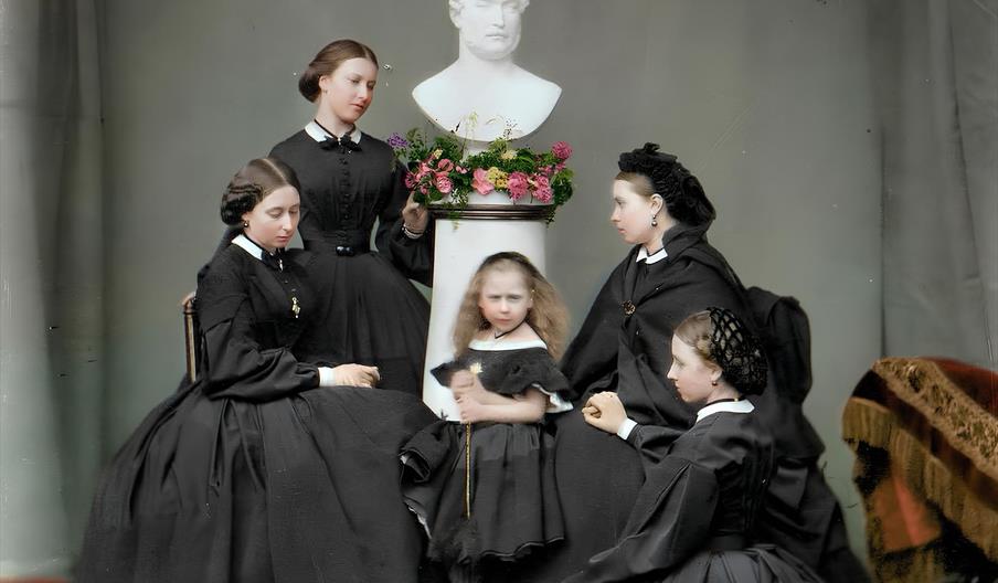 Women in mourning clothes