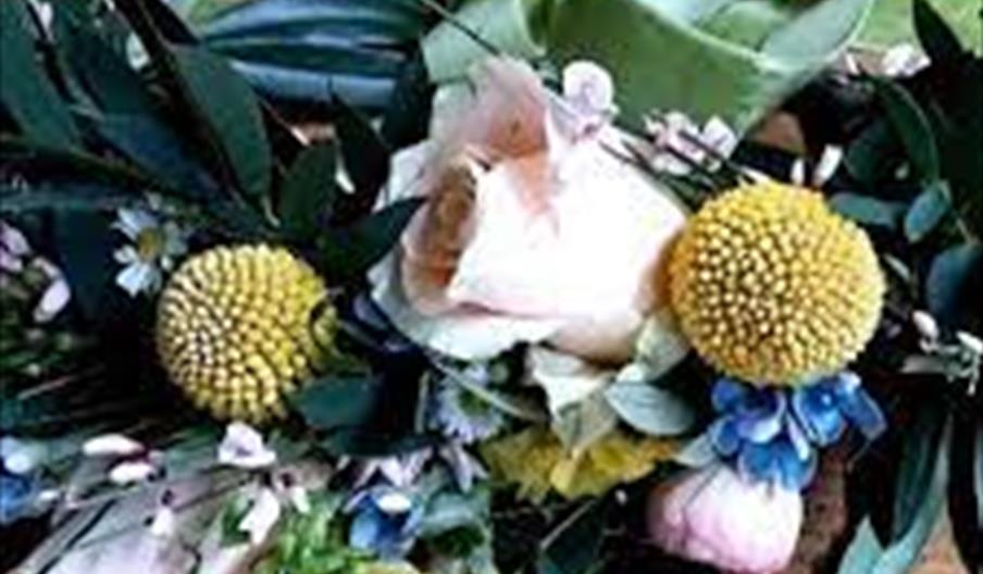 Summer Flower Crown Workshop with Nettie of the Gorge