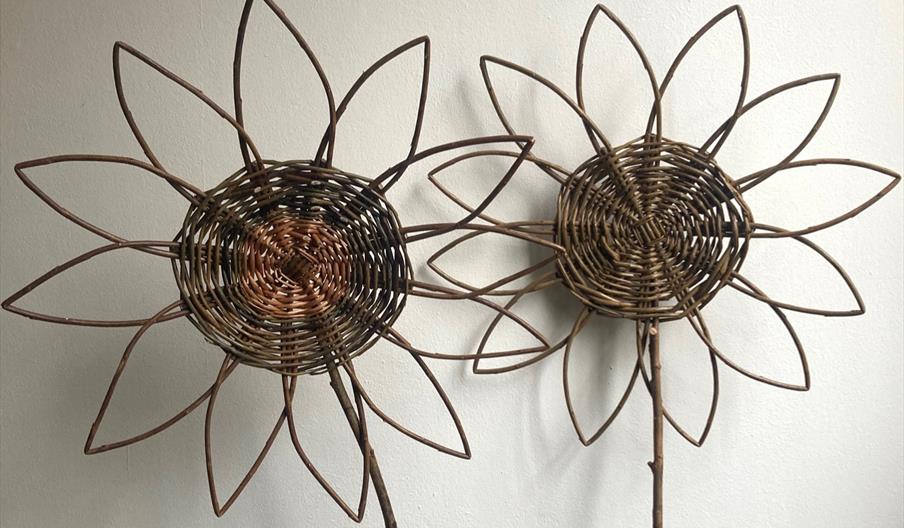 Willow flower decoration workshop