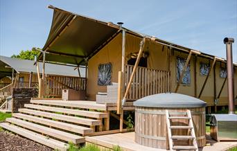 Hencote Glamping Village- Lodge with Hot Tub