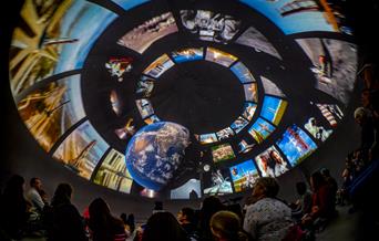 Mobile planetarium: space odyssey