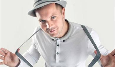 Almost Olly, Karl Lewis