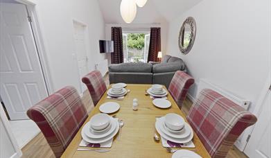 Sand Bay Retreat lounge dining room self catering Visit Weston-super-Mare