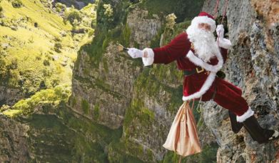 Santa Claus, abseil