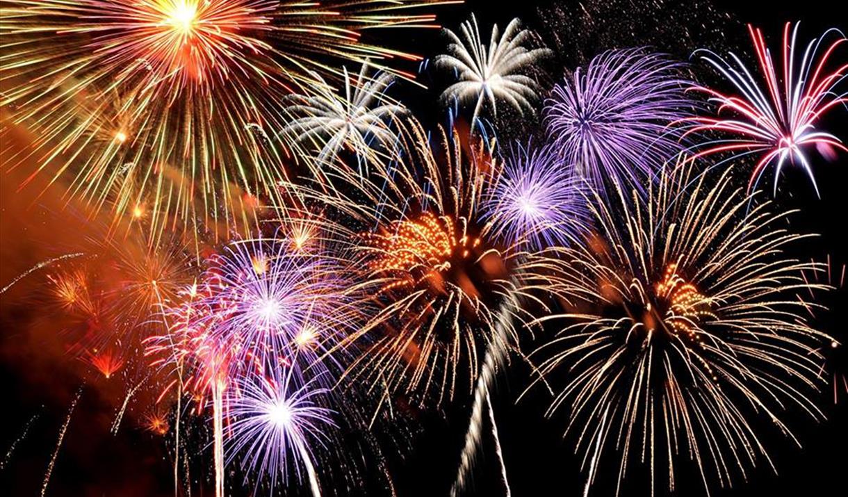 Fireworks Night at Puxton Park - Visit Weston-super-Mare