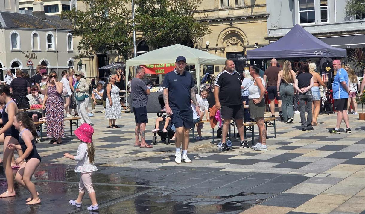 Weekly destination street market