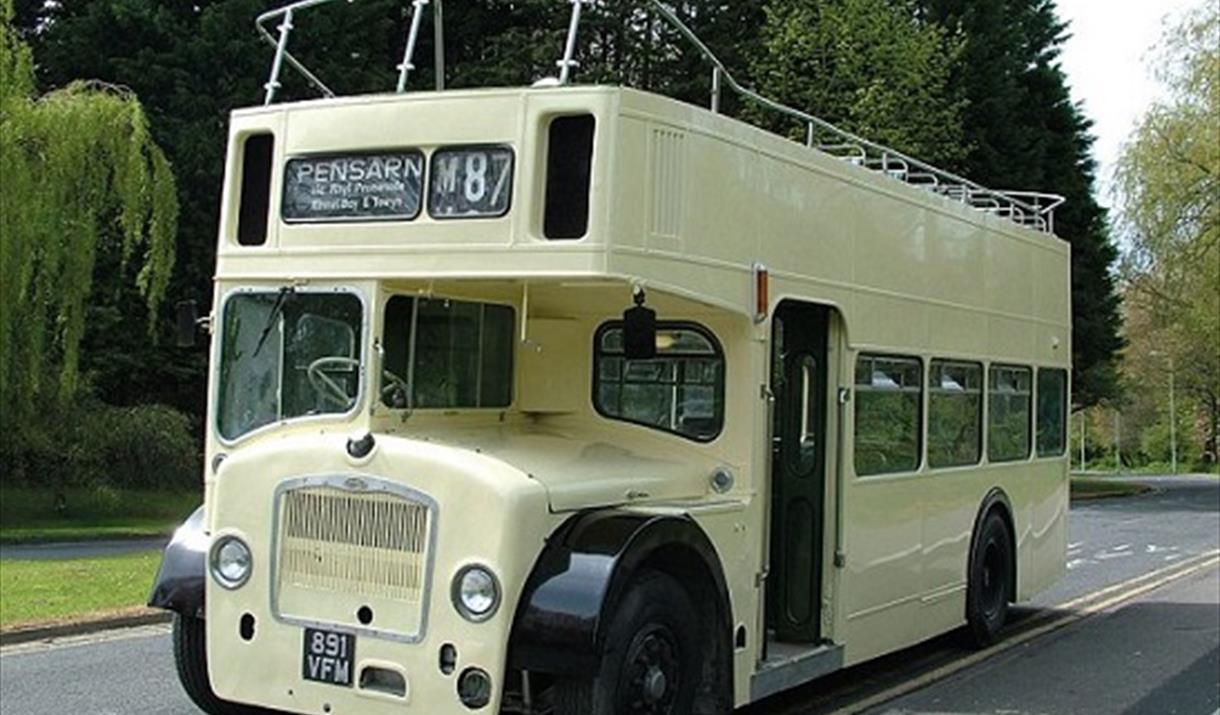 Classic Bus and Steam Rally