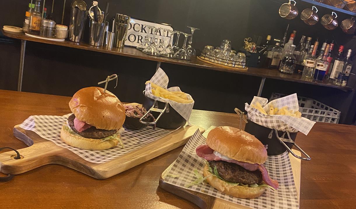 Food, Drink & live music