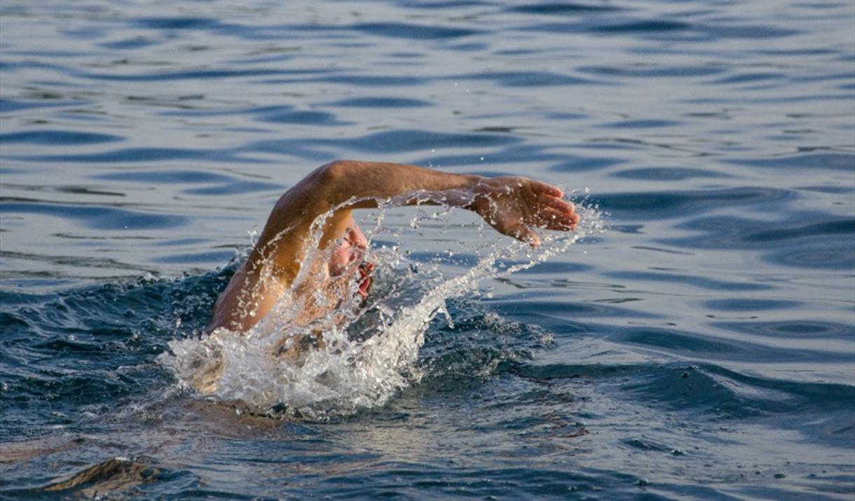 Cold water swimming