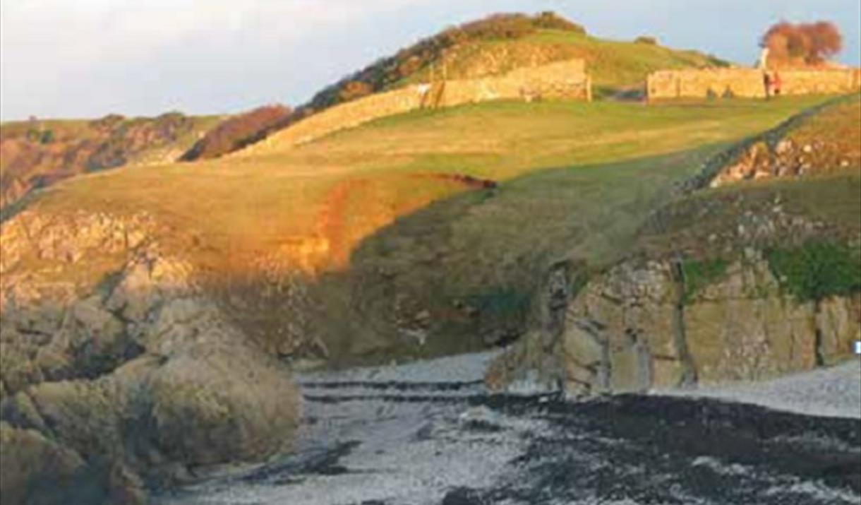 Guided Walk - In the footsteps of the Neanderthals…at Uphill!