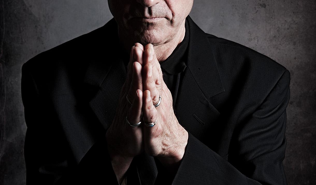 Hugh Cornwell Solo Accoustic Fund Raiser Show in aid of Lighthouse at Weston