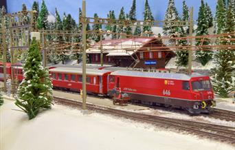 646 ready to leave Kleine Albula with the Glacier Express