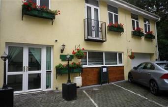 Bridge Hall Apartments Visit Weston-super-Mare self catering accommodation exterior