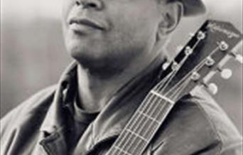 GUY DAVIS PERFORMS LIVE IN SOMERSET