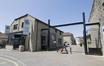 Cheddar Gorge Cheese Company exterior shop