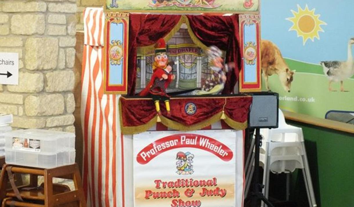 Punch & Judy and The 3 Little Pigs