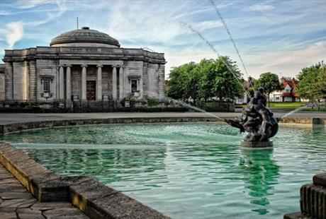 Lady Lever Art Gallery outside with a view of the fountain