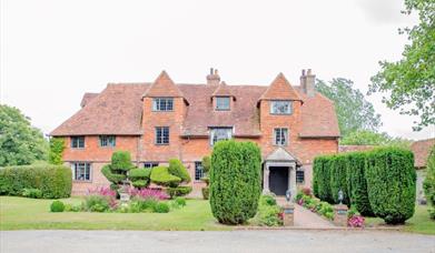 Front exterior of Pekes Manor and Garden to the Front