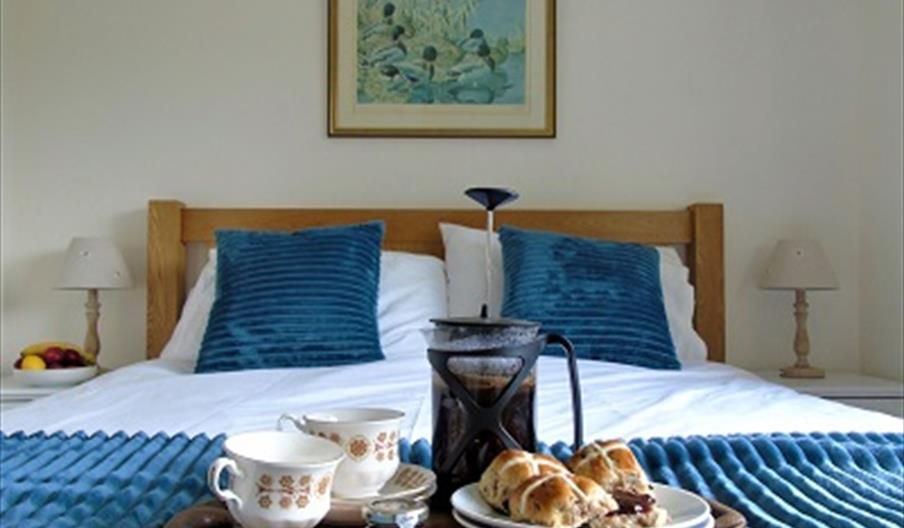 Broadwater Forest Cottage Barn BCB Breakfast in bed