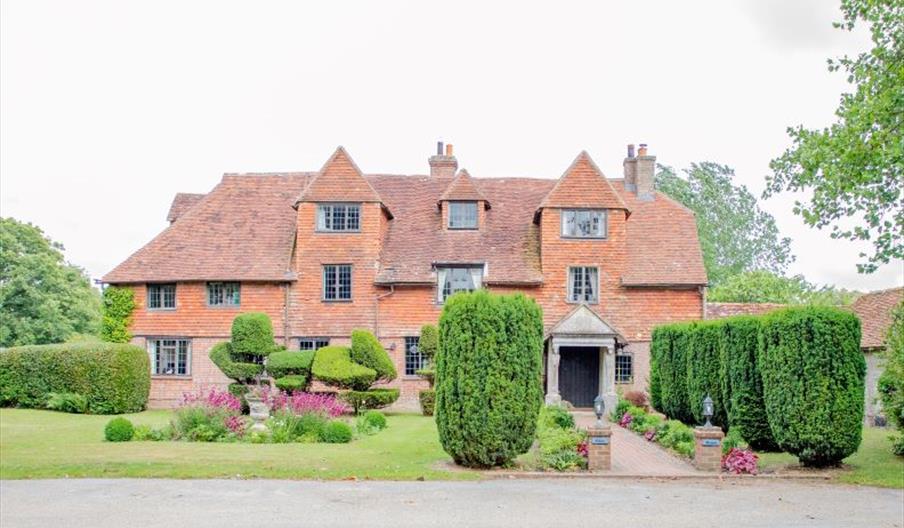 Front exterior of Pekes Manor and Garden to the Front