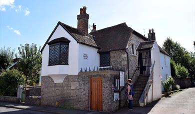 exterior shot of Pevensey Court House