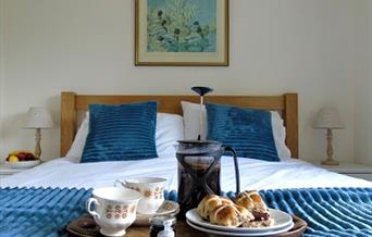 Broadwater Forest Cottage Barn BCB Breakfast in bed