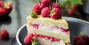 Sponge cake with raspberries and cream