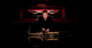 IAIN BALLAMY: FASCINADA