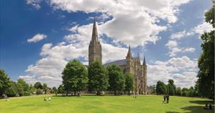 Stonehenge, Salisbury Cathedral with the Magna Carta, and Medieval Salisbury with Greenman tours