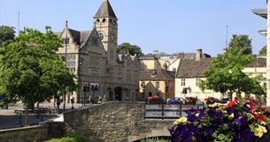Calne (C) Chris Lock