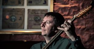 Daoiri Farrell - World Renowned Authentic Irish Folk Musician