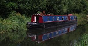 Whistling Swan Narrowboat Hotel
