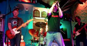 Live Band Razar
