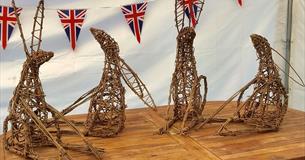 WILLOW SCULPTURE WORKSHOP IN THE GARDENERS' BOTHY