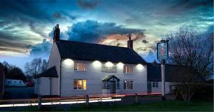 THE BRUCE ARMS ILLUMINATED CHRISTMAS MARKET