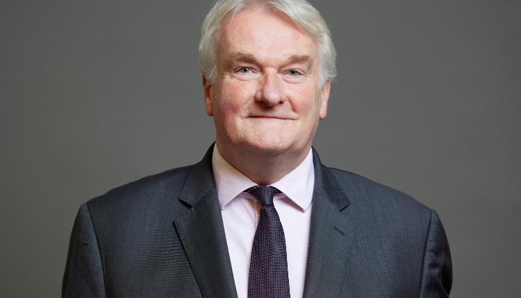 Lions Under the Throne or Enemies of the People? Judges in Britain Today