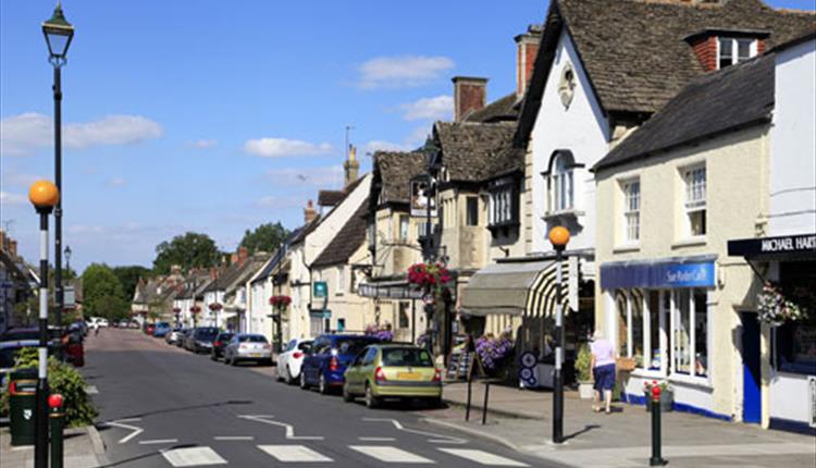 Cricklade Town Centre (C) Chris Lock