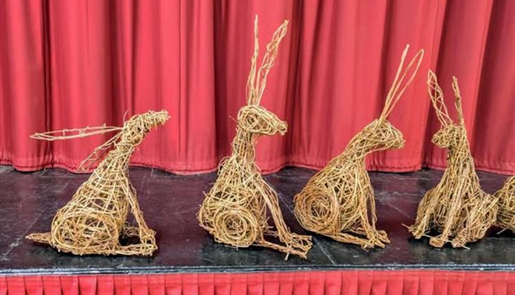 Moongazing or upright willow hare workshop