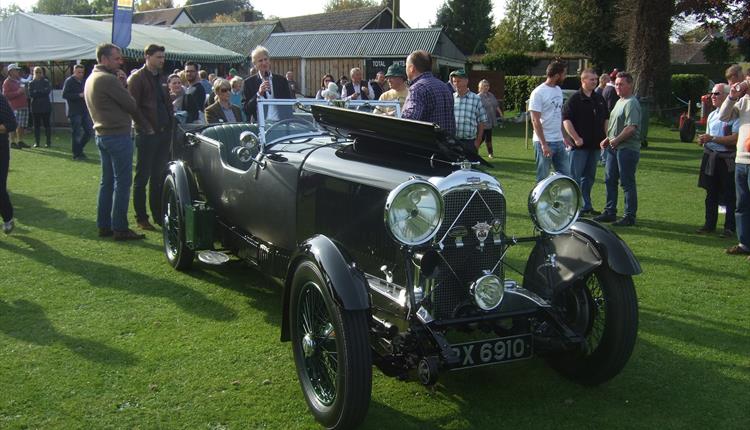 Shalbourne Classic Car Show