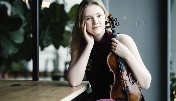 Charlotte Spruit (Violin)