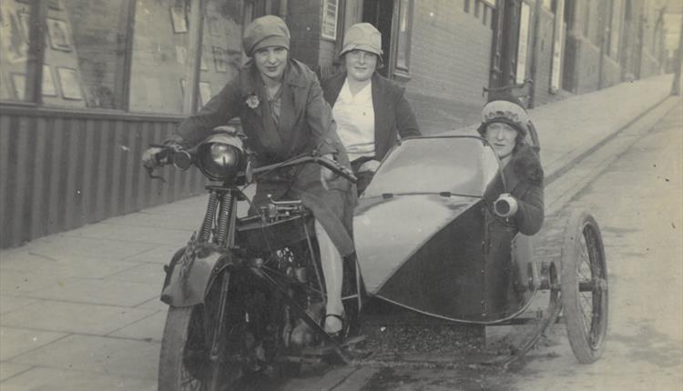 Talk - Back to Hearth and Home: Women Between the Wars