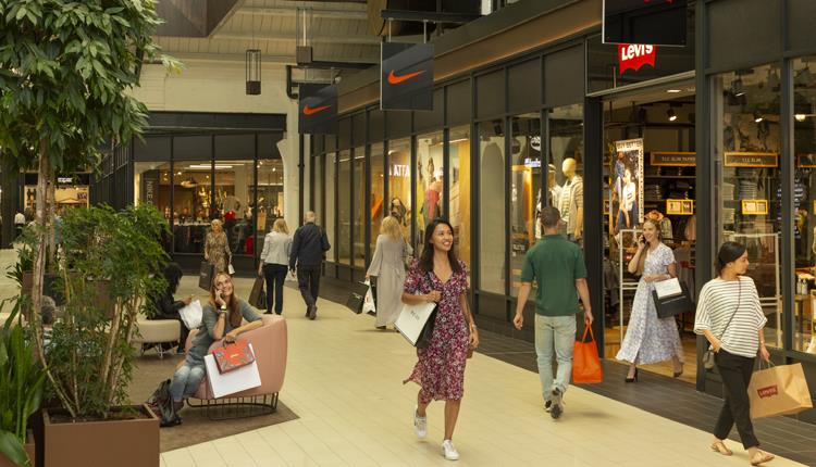 Shopping itineraries in Designer Outlet York in October (updated