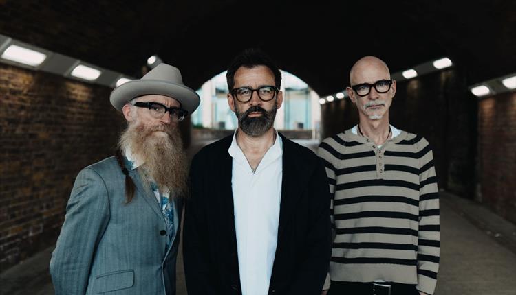 Neil Cowley Trio: Built on Bach