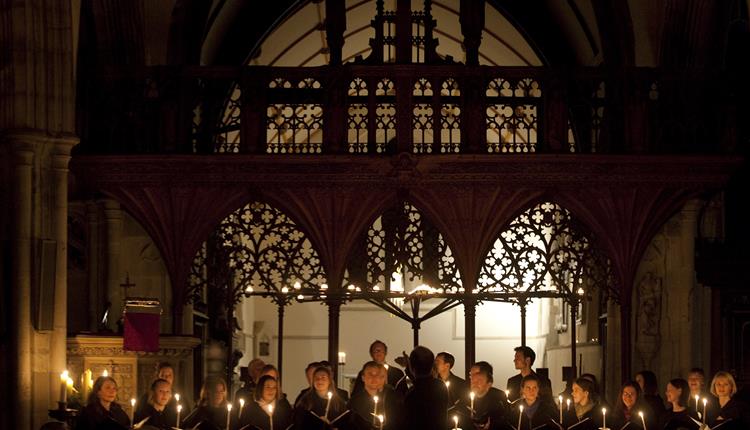 Sarum Voices directed by Ben Lamb - Christmas by Candlelight